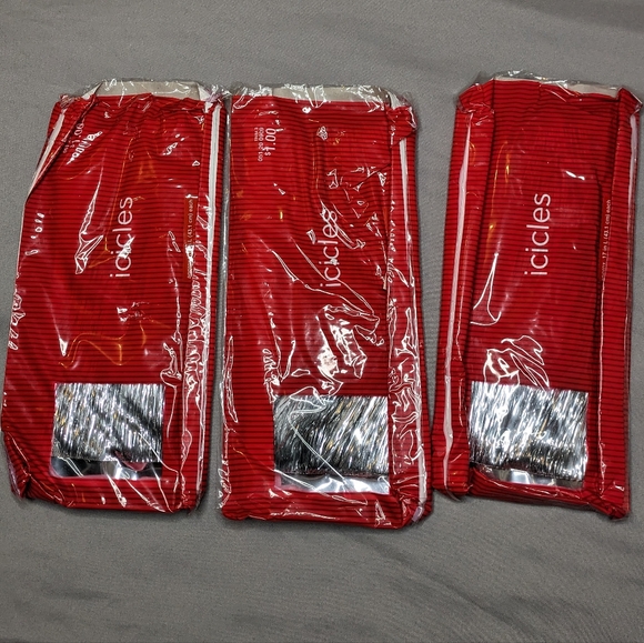 Christmas House Wall Art with Bonus Icicles - Picture 4 of 5